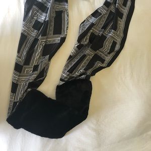 Beautiful silk Italian scarf with faux fur